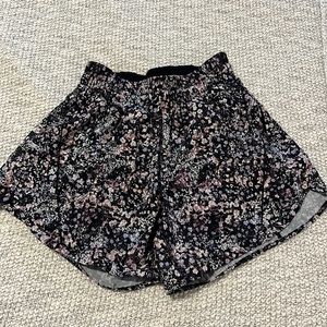 Lululemon track that 4” short